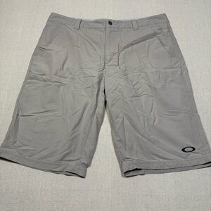 Oakley Men’s Tan Chino 12” Golf Shorts Size 36 Active Performance Regular Fit